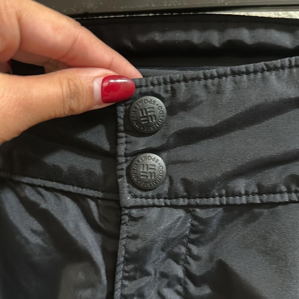 Columbia Sportswear Company black cargo pants size small!! - Picture 3 of 10